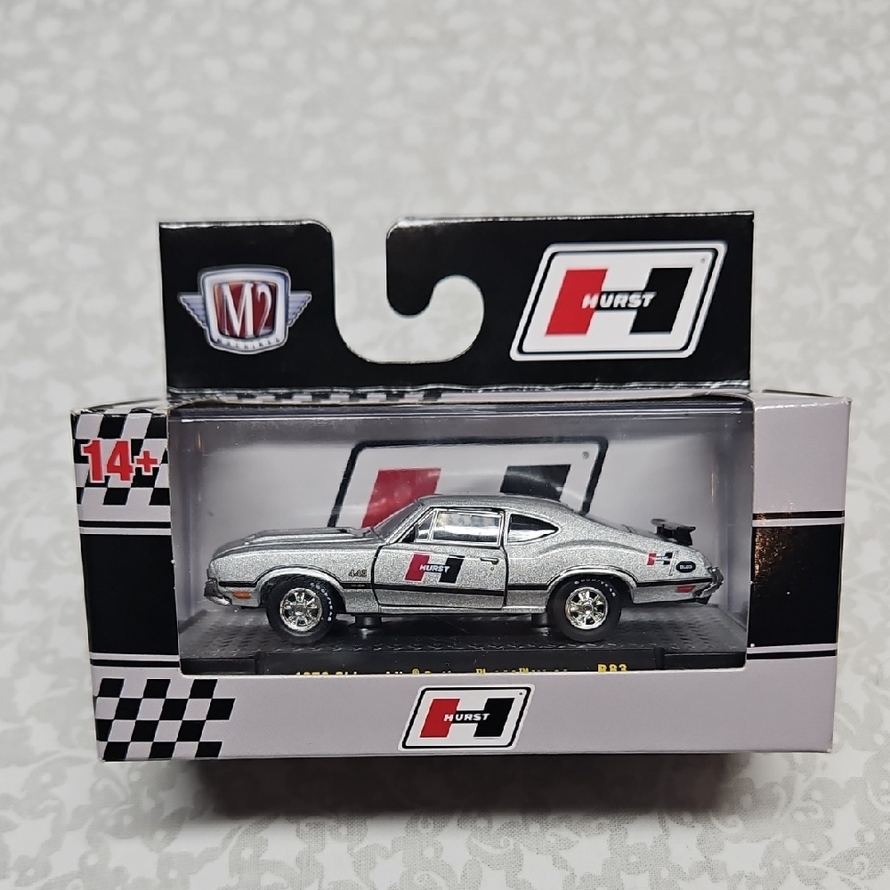 1970 Oldsmobile Cutlass 442 W-30 Premium Die-cast Car R83 24-64